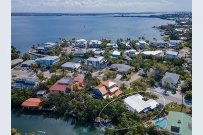 504 58th Street, Holmes Beach, FL 34217 - Photo 4