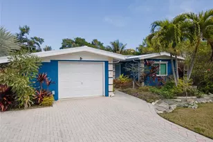 504 58th St, Holmes Beach, FL 34217 - Photo 2