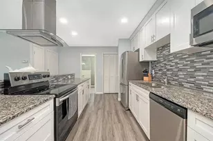 972 Leeward Rd, Venice, FL 34293 - Photo 10