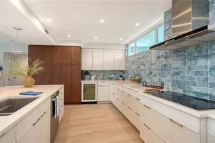 100 Sands Point Rd, Longboat Key, FL 34228 - Photo 6