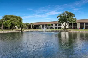 9290 Lake Park Dr, Fort Myers, FL 33919 - Photo 24