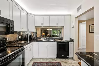 9290 Lake Park Drive #104, Fort Myers, FL 33919 - Photo 10