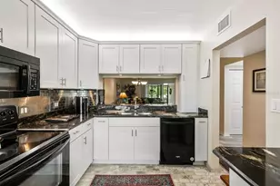 9290 Lake Park Dr, Fort Myers, FL 33919 - Photo 10