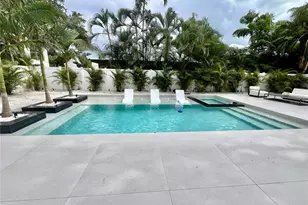 1640 Waldemere St, Sarasota, FL 34239 - Photo 2