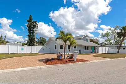 1219 65th Street NW, Bradenton, FL 34209 - Photo 2