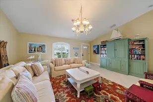 2843 New England St, Sarasota, FL 34231 - Photo 4