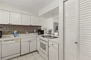 1801 Gulf Dr N, Bradenton Beach, FL 34217 - Photo 32