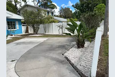 1037 40th Street, Sarasota, FL 34234 - Photo 2