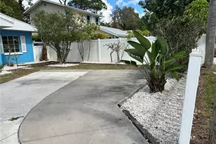 1037 40th St, Sarasota, FL 34234 - Photo 2