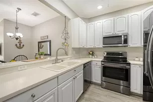 4303 Via Piedra Cir, Sarasota, FL 34233 - Photo 6