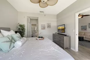 4303 Via Piedra Cir, Sarasota, FL 34233 - Photo 10