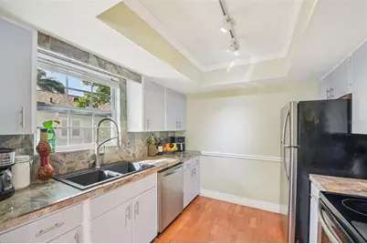 2908 Avenue C, Holmes Beach, FL 34217 - Photo 6