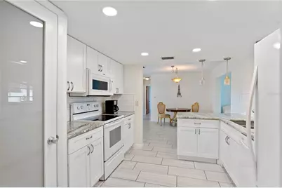 181 Sandhurst Drive, Venice, FL 34293 - Photo 14