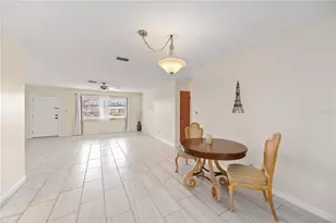 181 Sandhurst Dr, Venice, FL 34293 - Photo 10