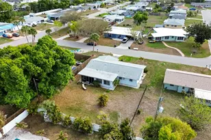 181 Sandhurst Dr, Venice, FL 34293 - Photo 54