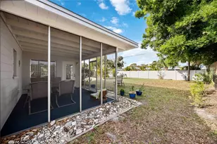 181 Sandhurst Dr, Venice, FL 34293 - Photo 48