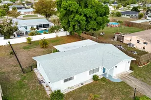 181 Sandhurst Dr, Venice, FL 34293 - Photo 52