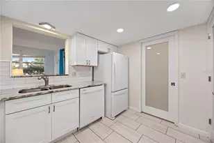 181 Sandhurst Dr, Venice, FL 34293 - Photo 18