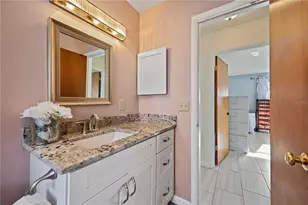 181 Sandhurst Dr, Venice, FL 34293 - Photo 36