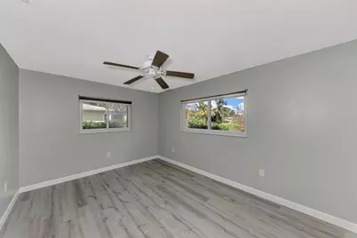 3304 Kenmore Drive, Sarasota, FL 34231 - Photo 20