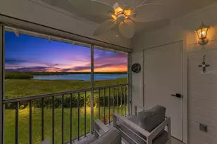 946 Sandpiper Cir, Bradenton, FL 34209 - Photo 2