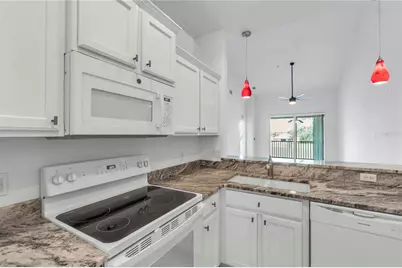 819 Fairwaycove Lane #203, Bradenton, FL 34212 - Photo 4