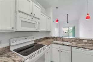 819 Fairwaycove Ln, Bradenton, FL 34212 - Photo 4