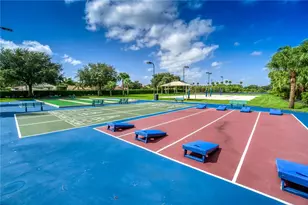 819 Fairwaycove Ln, Bradenton, FL 34212 - Photo 22