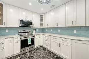 1200 E Peppertree Ln, Sarasota, FL 34242 - Photo 14