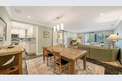 1200 East Peppertree Lane #302, Sarasota, FL 34242 - Photo 6