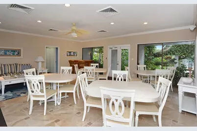 1200 East Peppertree Lane #302, Sarasota, FL 34242 - Photo 28