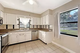 4767 Oak Hill Ct, Sarasota, FL 34232 - Photo 10