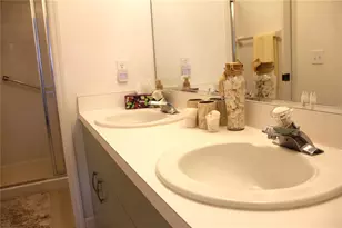 204 Silver Lake Dr, Venice, FL 34292 - Photo 28