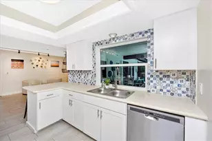 2920 Captiva Dr, Sarasota, FL 34231 - Photo 28