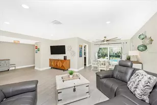 2920 Captiva Dr, Sarasota, FL 34231 - Photo 8