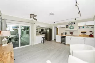 2920 Captiva Dr, Sarasota, FL 34231 - Photo 36