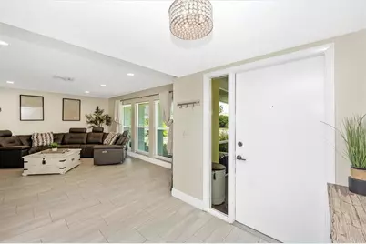 2920 Captiva Drive, Sarasota, FL 34231 - Photo 4