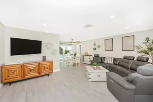 2920 Captiva Dr, Sarasota, FL 34231 - Photo 6