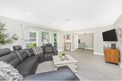 2920 Captiva Drive, Sarasota, FL 34231 - Photo 14