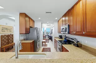 5531 Cannes Cir, Sarasota, FL 34231 - Photo 18