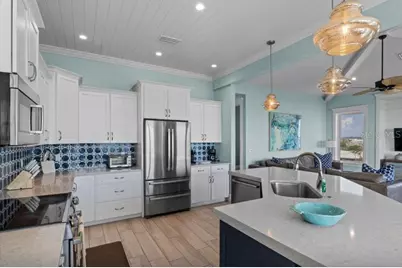 903 Gulf Drive S, Bradenton Beach, FL 34217 - Photo 10