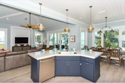 903 Gulf Drive S, Bradenton Beach, FL 34217 - Photo 16