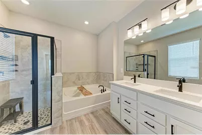 3519 74th Avenue Circle E, Sarasota, FL 34243 - Photo 16