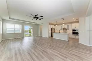 3519 74th Ave Cir E, Sarasota, FL 34243 - Photo 4