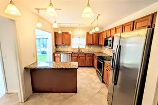 7805 Pine Trace Dr, Sarasota, FL 34243 - Photo 10