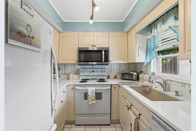 4705 5th Street W #305, Bradenton, FL 34207 - Photo 6