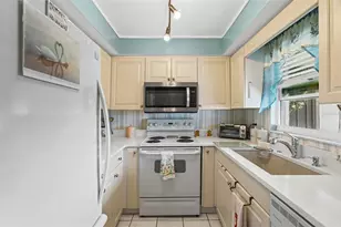 4705 5th St W, Bradenton, FL 34207 - Photo 6