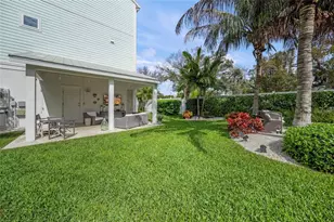 459 Wingfield Dr, Sarasota, FL 34237 - Photo 6