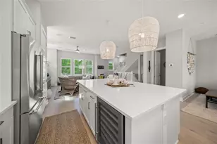 459 Wingfield Dr, Sarasota, FL 34237 - Photo 18