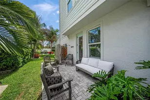 459 Wingfield Dr, Sarasota, FL 34237 - Photo 10